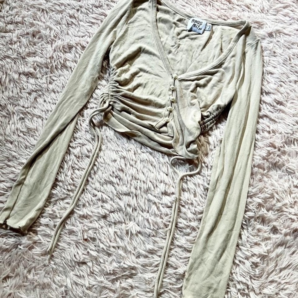 Princess Polly Y2K Clean Girl Ruched Pearl Button Crop Top Womens 2 Urban Street